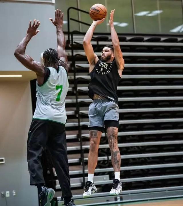 巴西男篮轻取凯尔特人,锡安统治全场 巴西男篮轻取凯尔特人,锡安统治全场