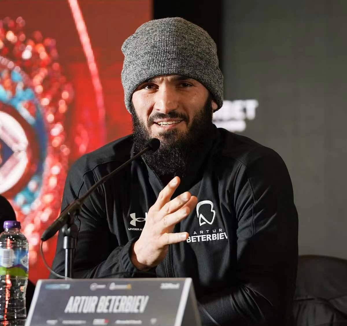 拳击选手爆冷获胜,专家预测失准 拳击选手爆冷获胜,专家预测失准